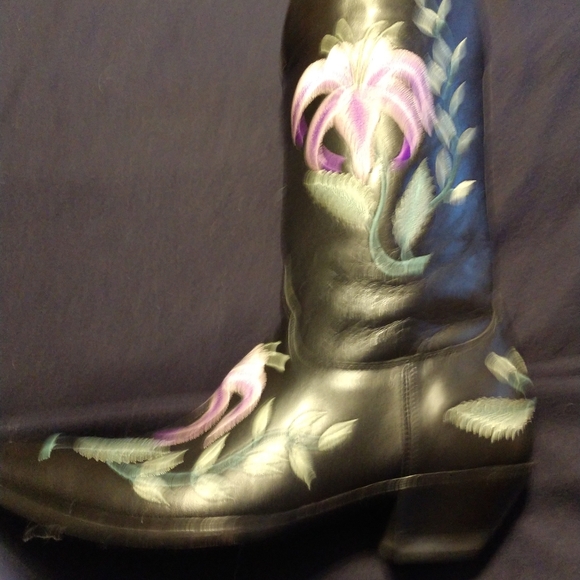 Limited Edition Manuel Boots - Picture 5 of 16